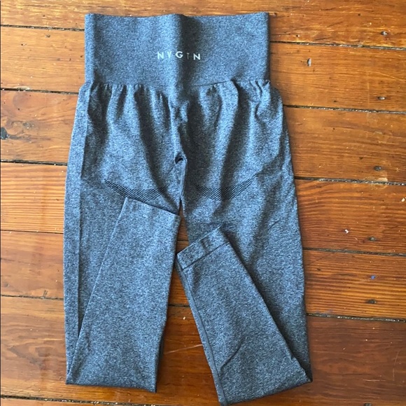 NVGTN Black Speckled Seamless Leggings - Picture 2 of 4